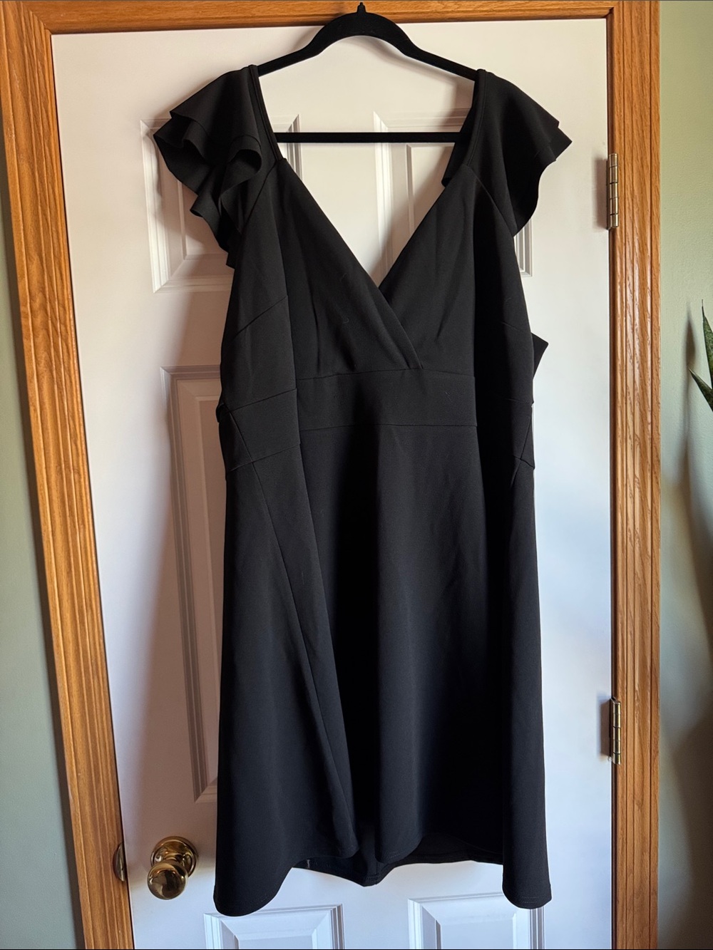 NWT ARULA Flutter Sleeve Black V-Neck Midi Dress size 3x